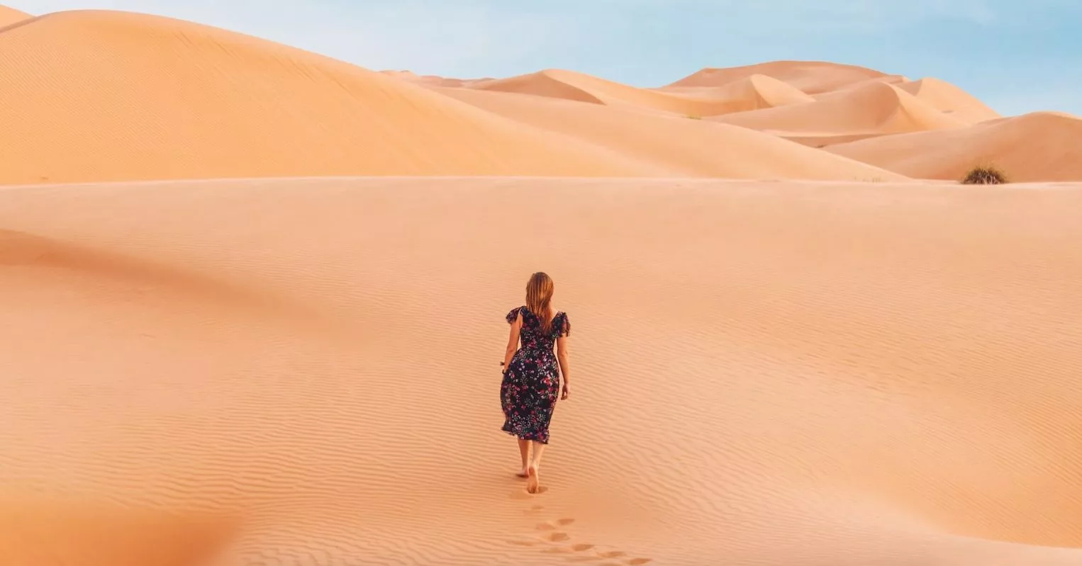 Les 7 vertus des bains de sable à Merzouga